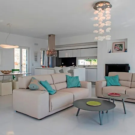 Zakintos Villa *